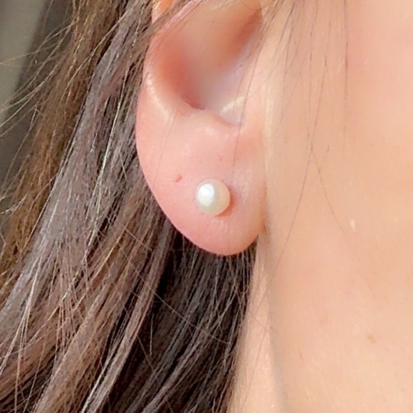 Solid 14K Gold Genuine Pearl Earrings 5mm - Picture 10 of 10